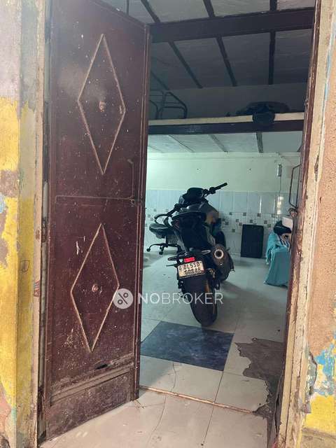 3 BHK Flat In Standalone Building  For Sale  In Shahdara