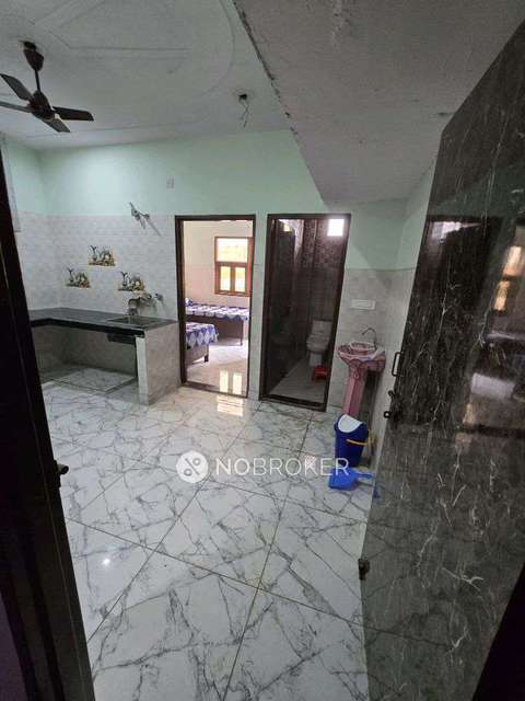 PG for Girls in Mundka