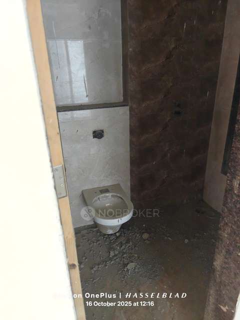 1 BHK Flat In Gauri Excellency For Sale  In Kandivali West