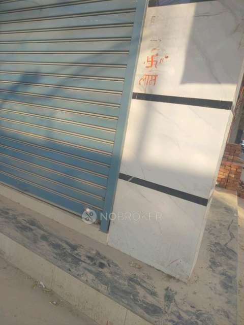 Shop in Dwarka Mor,, Delhi for sale 