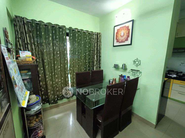 2 BHK Flat In Gayatri Building Mulund East For Sale  In Maher Maternity & Nursing Home