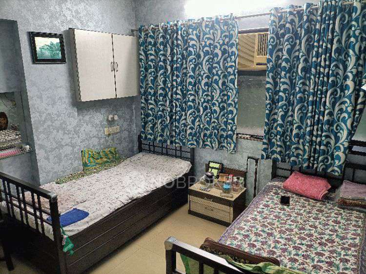 2 BHK Flat In Gayatri Building Mulund East For Sale  In Maher Maternity & Nursing Home