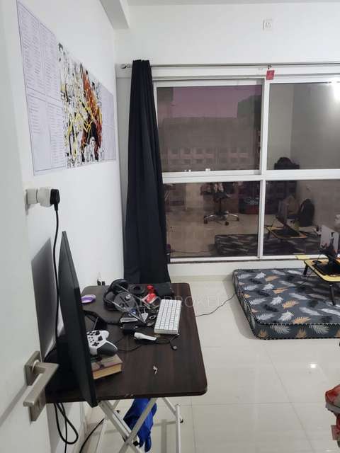 Single Room for Male In 3 BHK In Godrej Boulevard In Kharadi
