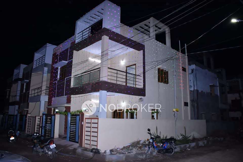 2 BHK Flat In  Srivasta Mansion for Rent  In Rudra Nagar Colony