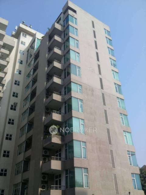 3 BHK Flat In Raheja Ges-31 Apartments for Rent  In Sector 31