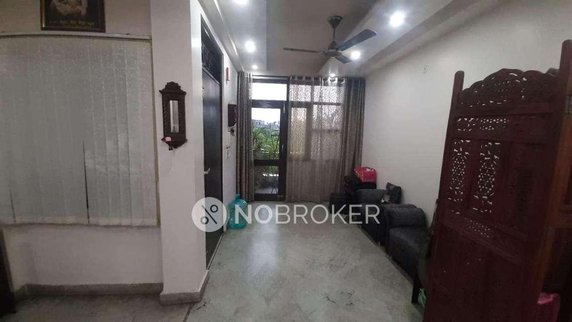 2 BHK Flat In Standalone Building  for Rent  In Patparganj