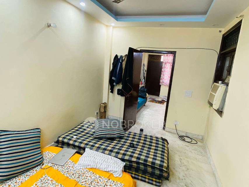 Shared Room for Male In 2 BHK  In Dda Paryavaran Complex In Saket