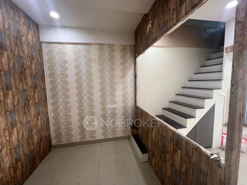 Shop in Sector 32 A, Pune for Rent 