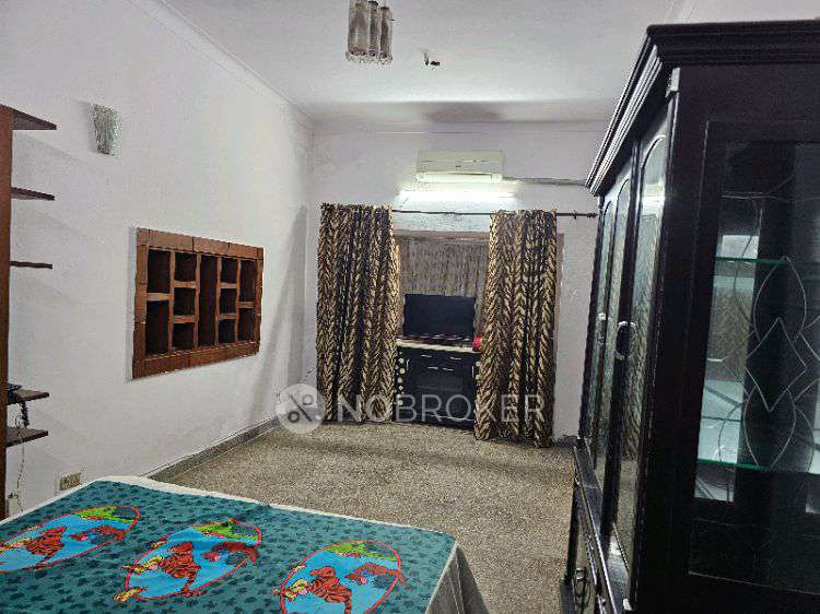 1 BHK House for Rent  In  Sector 12