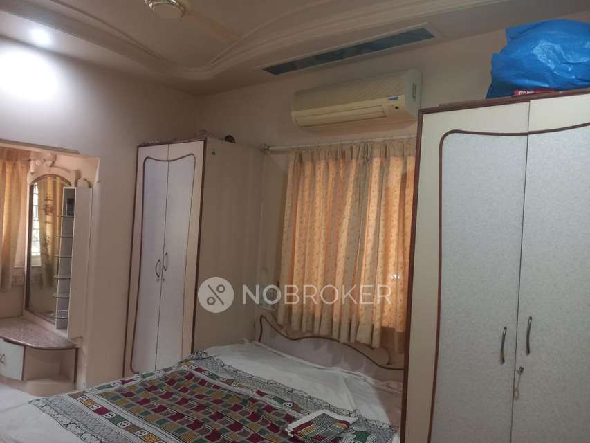 Shared Room for Male In 2 BHK  In Agrasen Society, Koregaon Park In Koregaon Park