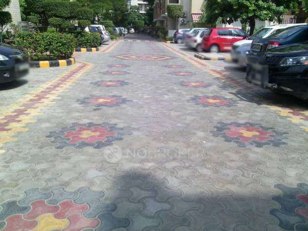 4 BHK Flat In Parsvnath Prestige for Rent  In Sector 93a