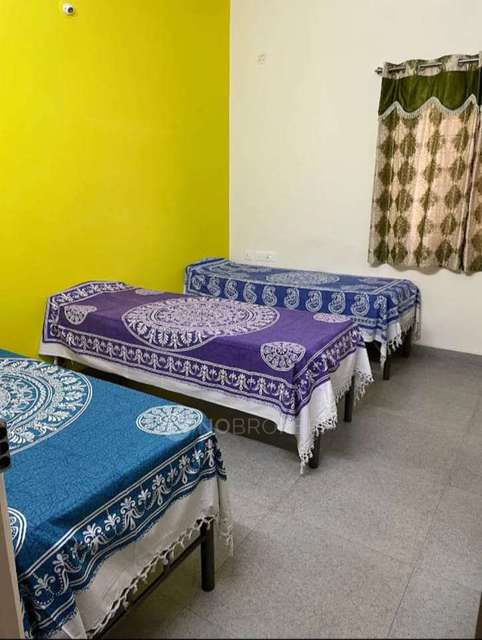 PG for Girls in Adugodi