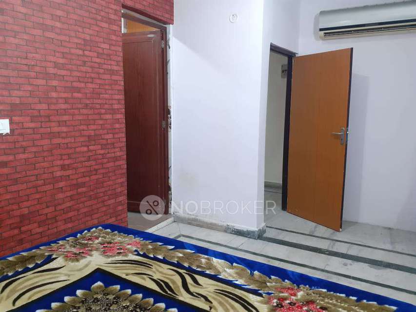 PG for Anyone in 31, Noida Road