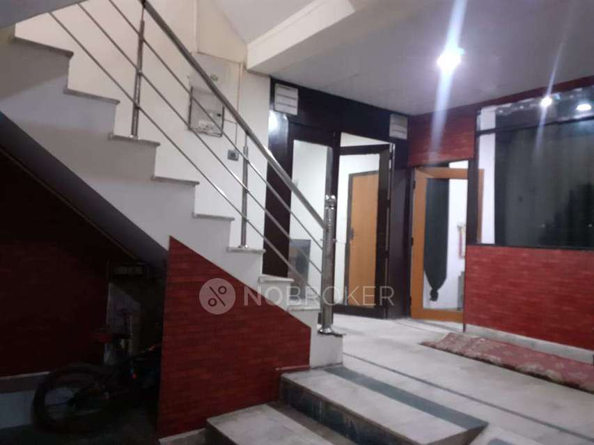 PG for Anyone in 31, Noida Road