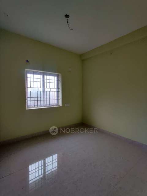 2 BHK Flat In Bn Construction For Sale  In Vanagaram