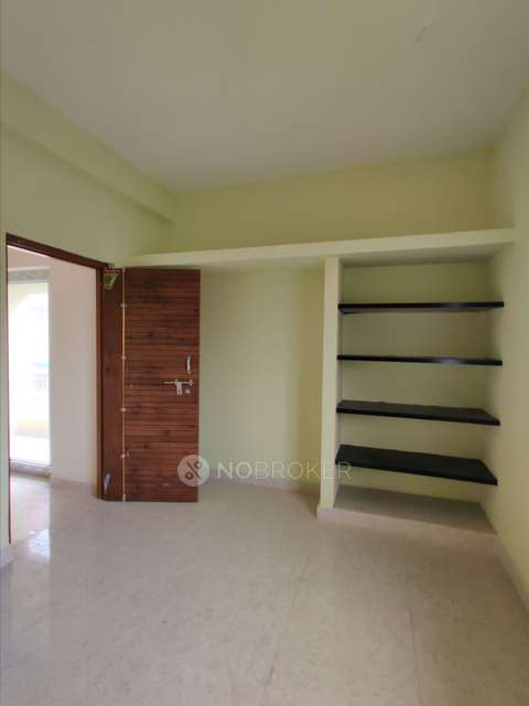 2 BHK Flat In Bn Construction For Sale  In Vanagaram