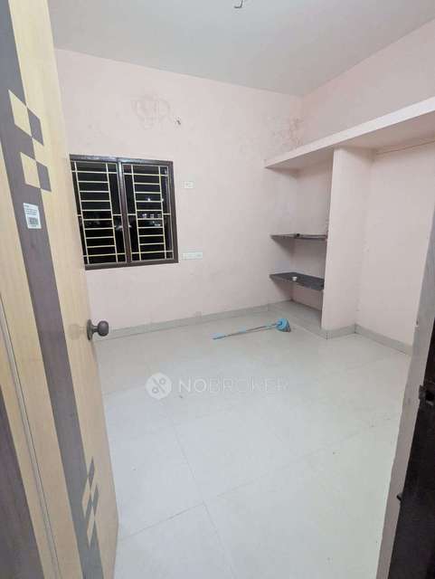 2 BHK Flat In Roshan Apartments For Sale  In Iyyappanthangal