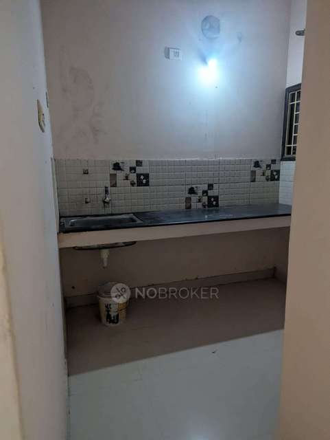 2 BHK Flat In Roshan Apartments For Sale  In Iyyappanthangal