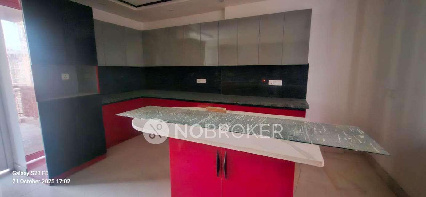 4+ BHK Flat In Aakriti Shantiniketan For Sale  In Sector 143b,