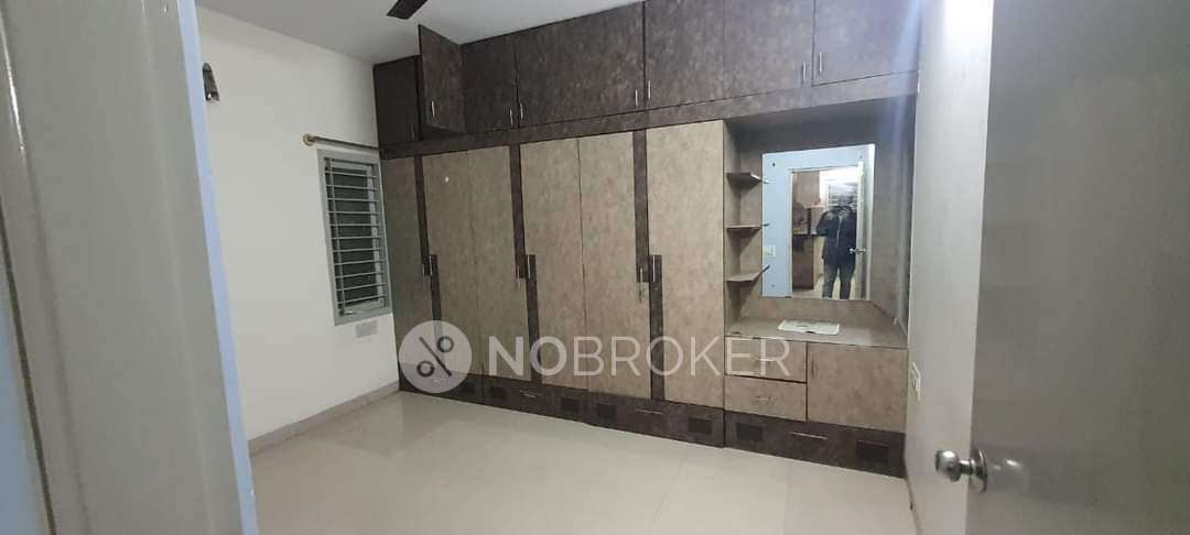 Single Room for Female In 2 BHK  In Sahakar Nagar