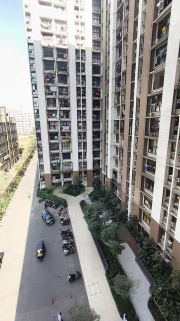 1 BHK Flat In Lodha Crown Viva For Sale  In Majiwada