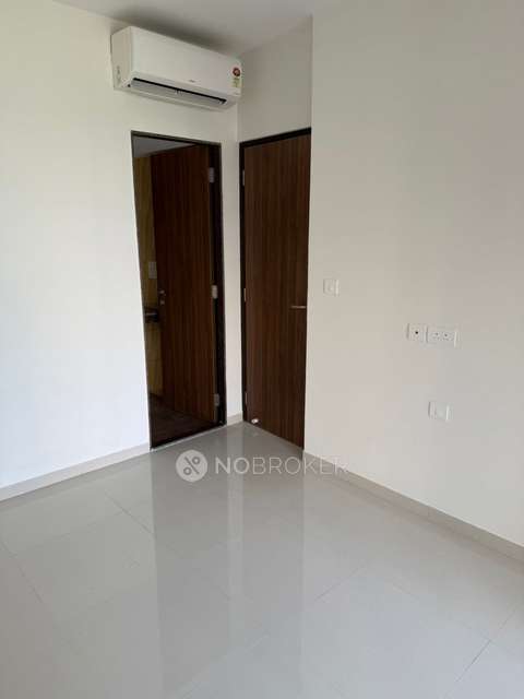 1 BHK Flat In Lodha Amara, Thane For Sale  In Thane