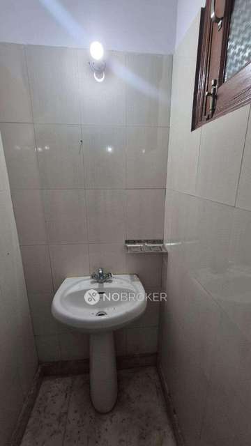 2 BHK Flat In Marut Plaza For Sale  In Mehrauli