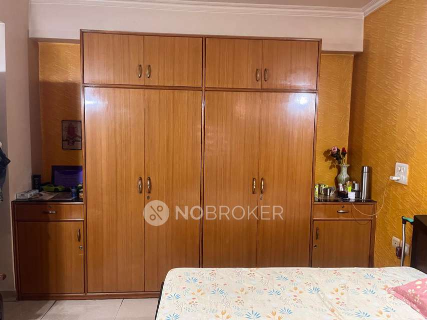 3 BHK Flat In Amrapali Royal,  Indirapuram, Ghaziabad For Sale  In  Indirapuram, Ghaziabad