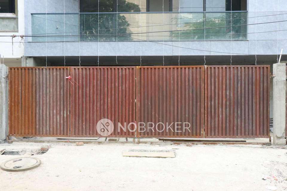 4 BHK Flat In Standalone Building  For Sale  In Sector 24