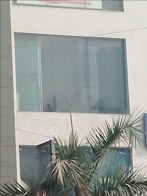 Shop in Sector-4, Greater Noida for Rent 