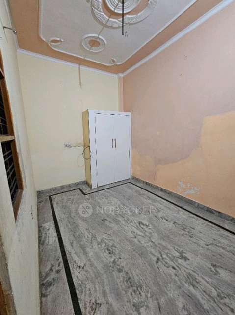 2 BHK House for Rent  In 1061e, Block - E, Phase 2, Ashok Vihar Phase Ii, Gurugram, Haryana 122001, India