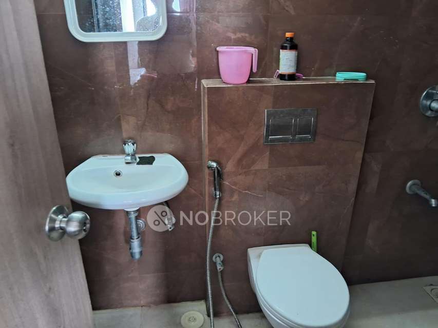 2 BHK Flat In T4 Delta  For Sale  In Ghatkopar East, 
