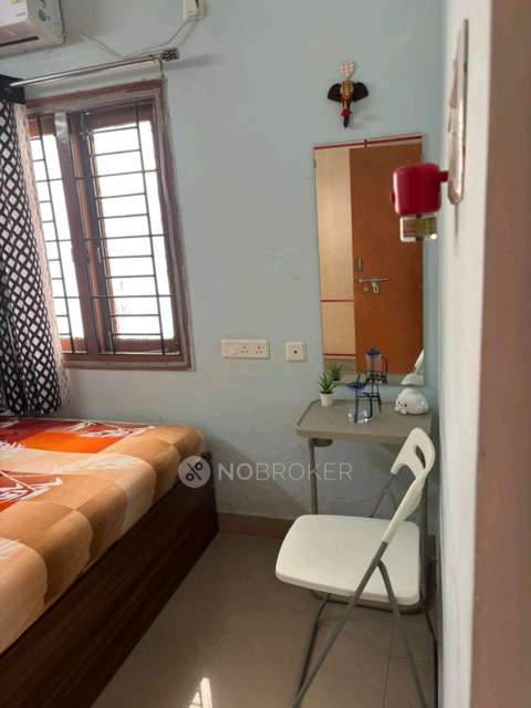Single Room for Female In 2 BHK  In Aditya Venkatadri Apartments In  Sri Ram Nagar