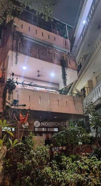 2 BHK Flat for Rent  In Lajpat Nagar