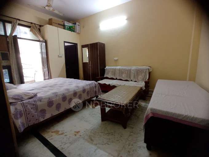 PG for Girls in Shakarpur