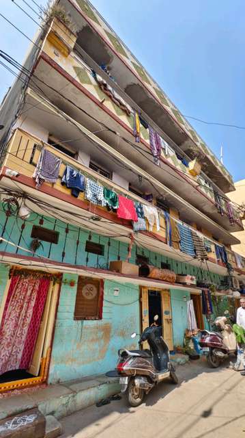 4+ BHK Flat For Sale  In Parsigutta