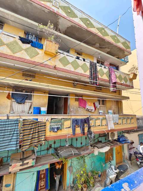 4+ BHK Flat For Sale  In Parsigutta