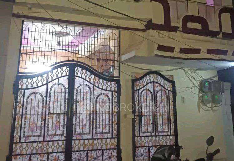 Commercial Property in Gulshan-e-iqbal Colony, Hyderabad for Rent 