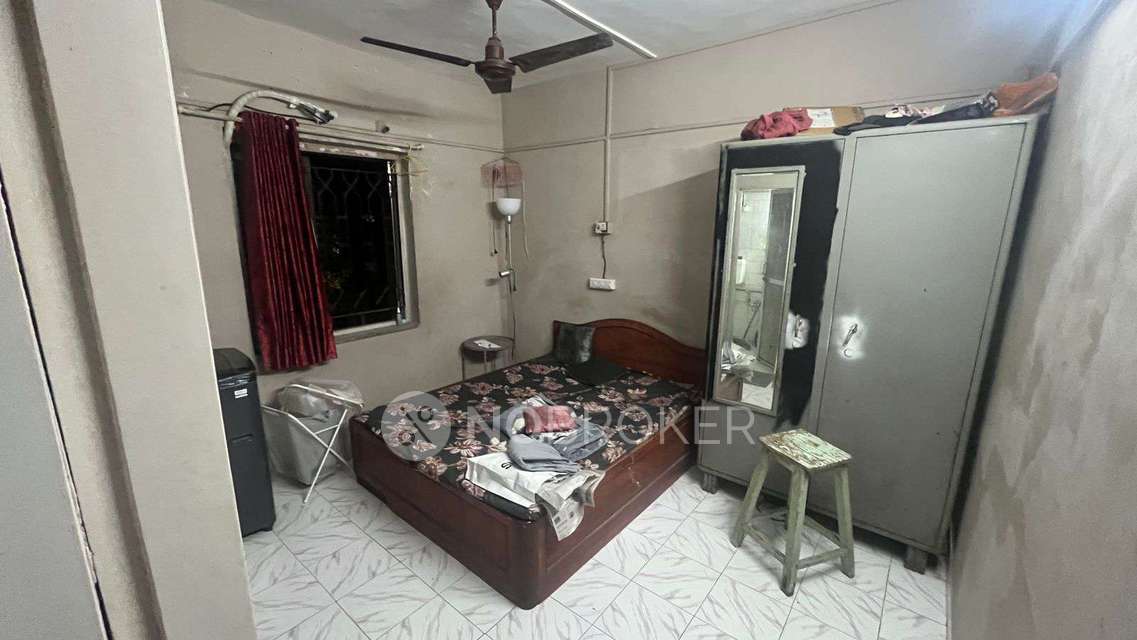 Single Room for Male In 2 BHK  In Standalone Building  In Malad East 