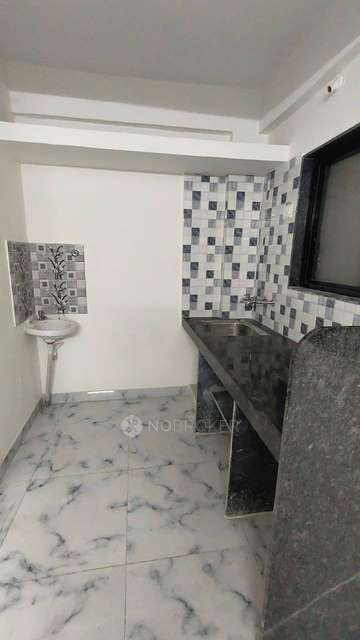 Shared Room for Female In 1 BHK  In Kothrud