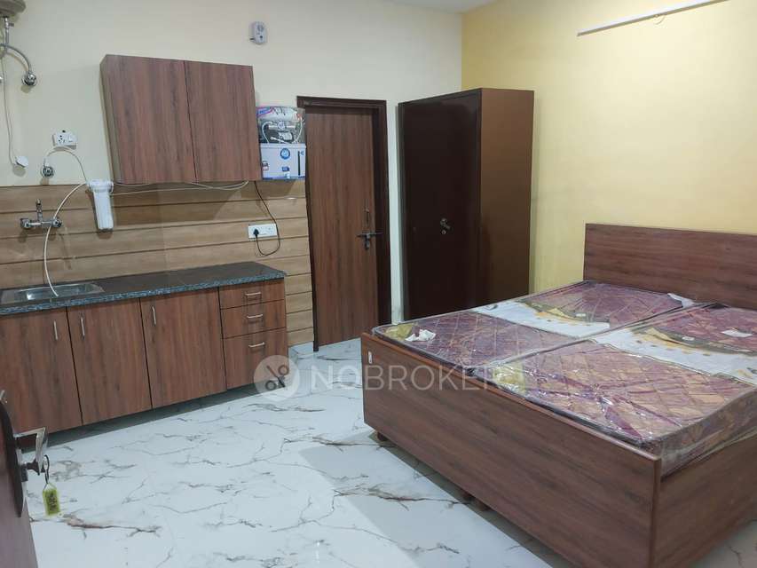 1 RK Flat In Standalone Building  for Rent  In Sector 28