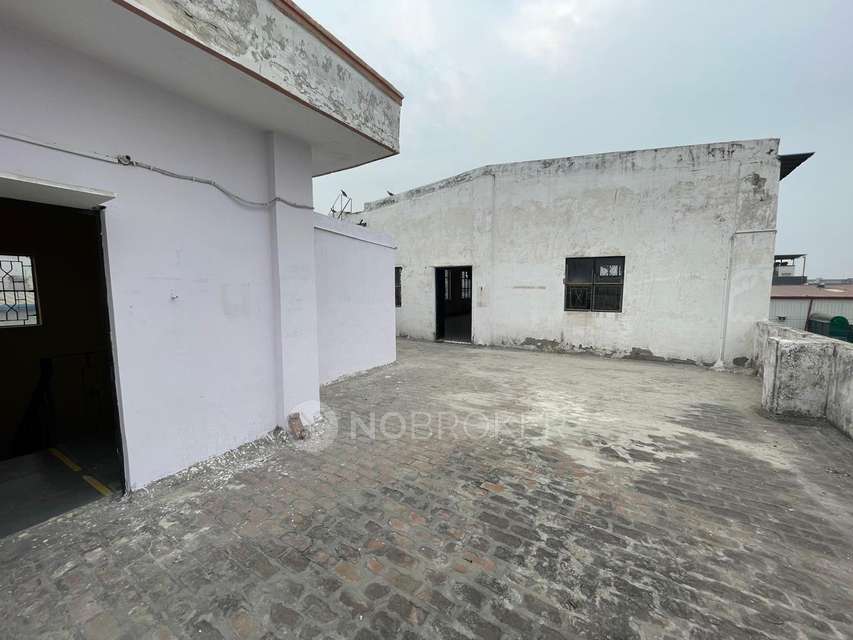 Industrial Building in Toy City, Greater Noida for Rent 