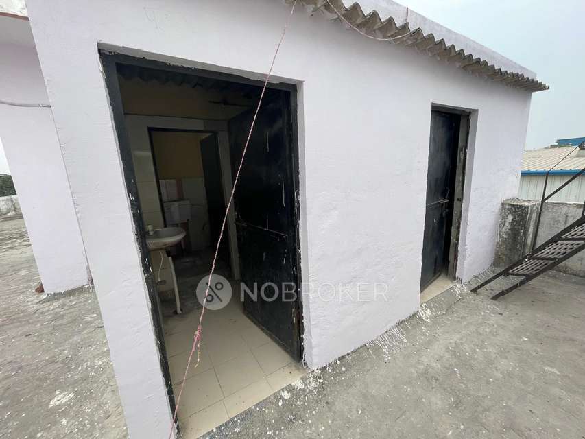 Industrial Building in Toy City, Greater Noida for Rent 