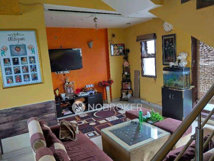 4+ BHK Flat In Golf Gardenia for Rent  In Sector Alpha Ii