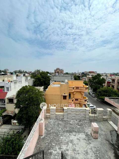 PG for Girls in Sector 11