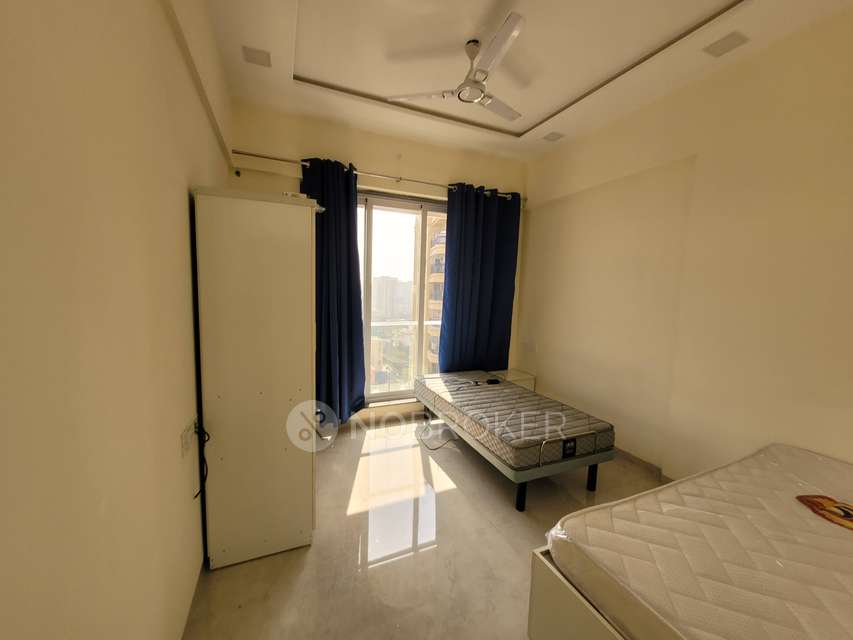 2 BHK Flat In Om Vasudev Chs For Sale  In Borivali West