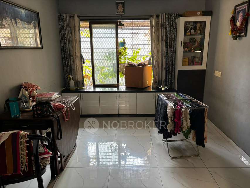 Single Room for Male In 2 BHK  In Iit Bombay Staff Cooperative Housing Society In Powai