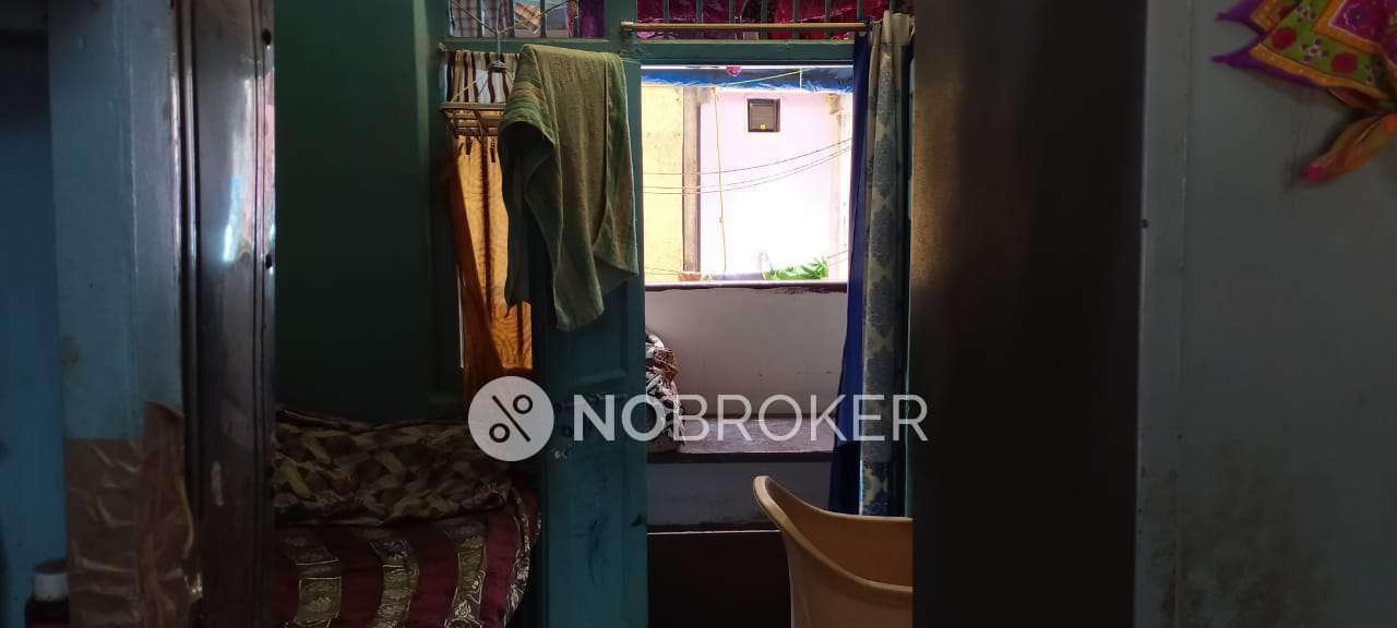 1 RK Flat In Chawl for Rent  In Colaba