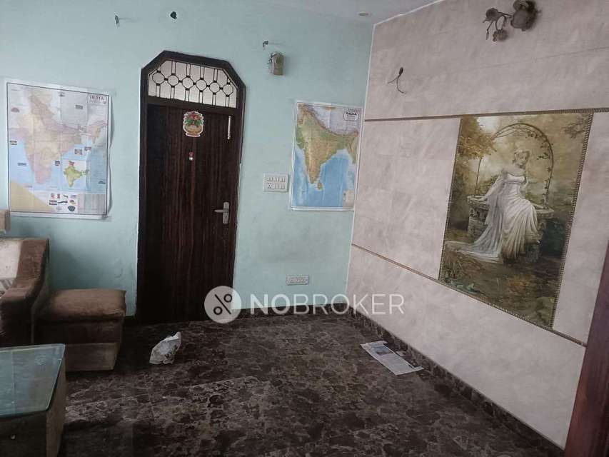 Shared Room for Male In 1 BHK  In Apartment  In Mukherjee Nagar