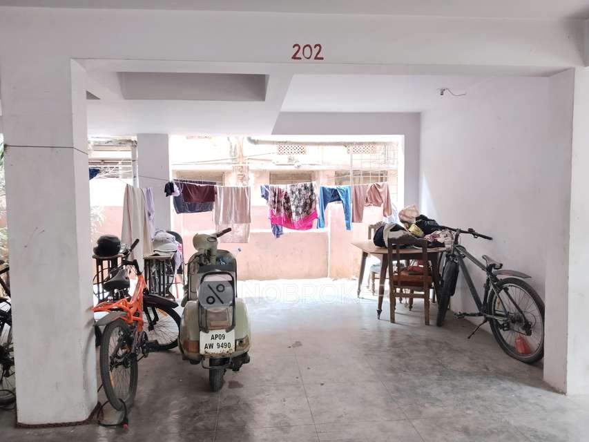 2 BHK Flat In Sai Amrutha Apartments For Sale  In New Nallakunta